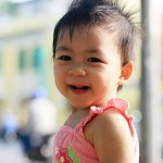 Ngỗng cười hở hết cả lợi trên rồi con