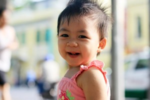 Ngỗng cười hở hết cả lợi trên rồi con